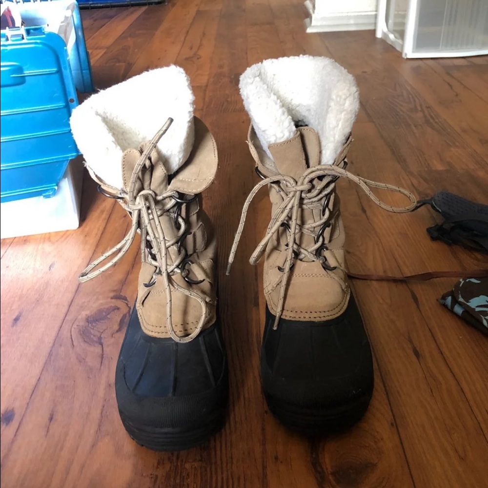 AdentureRidge insulated boots